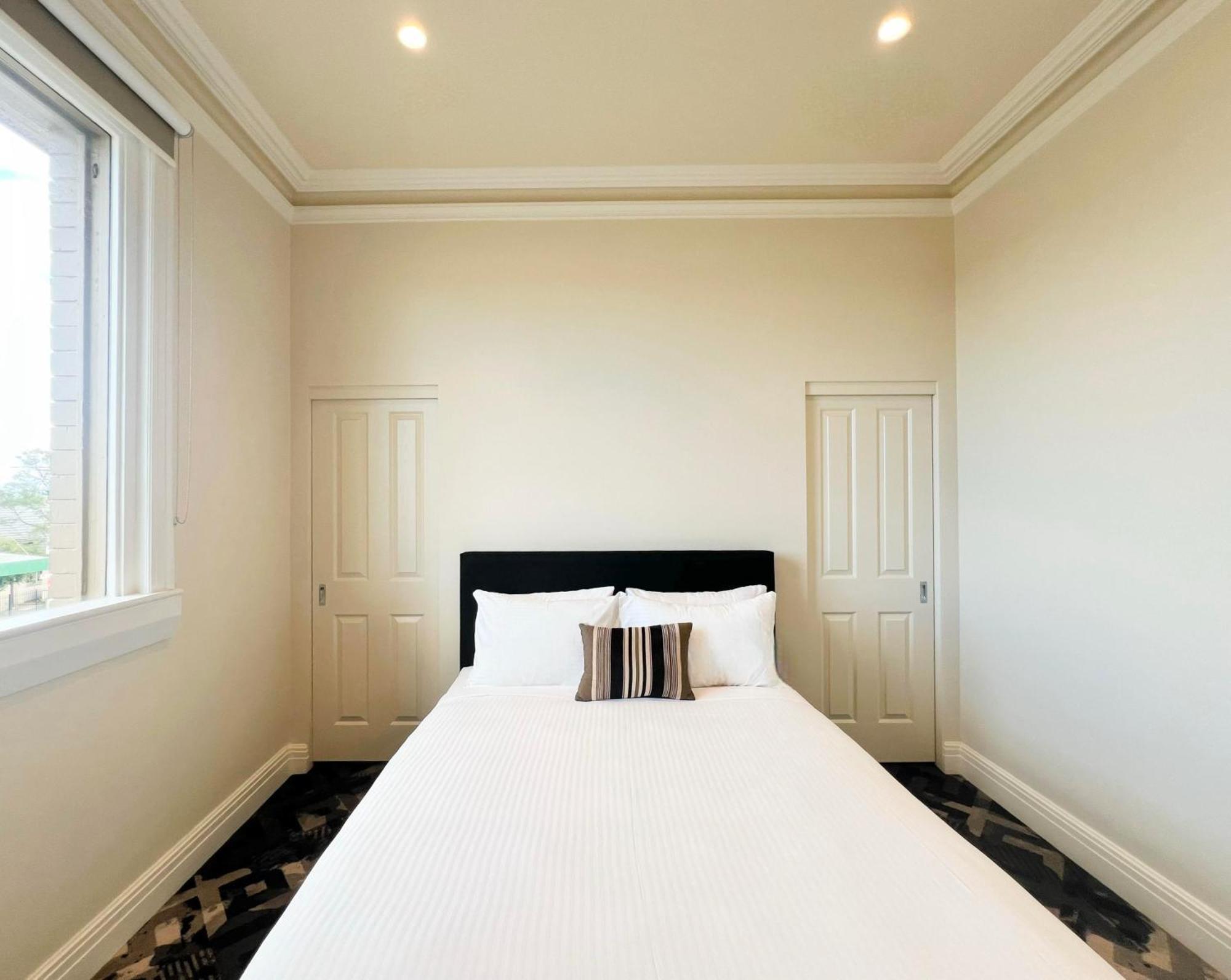 Tempe Hotel Sydney Room photo